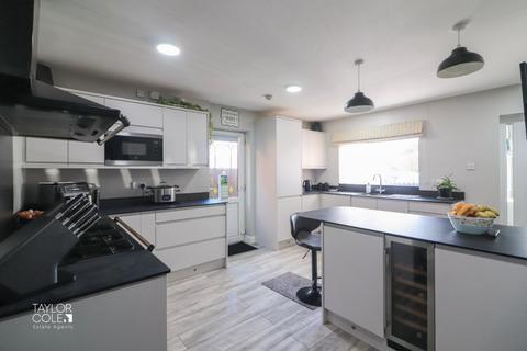 4 bedroom detached house for sale, Rosebery Road, Dosthill