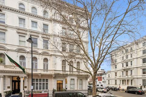 2 bedroom flat for sale, Queen's Gate, South Kensington, London