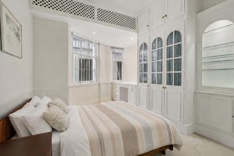 2 bedroom flat for sale, Queen's Gate, South Kensington, London