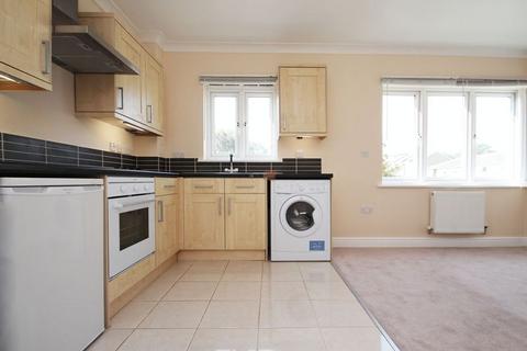 2 bedroom apartment to rent, Kestrel Road, Chatham