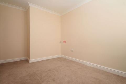 2 bedroom apartment to rent, Kestrel Road, Chatham