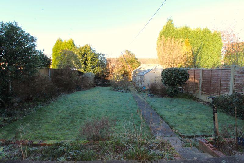 Kings Road, Rushall, WS4 1HU 3 bed link detached house £260,000