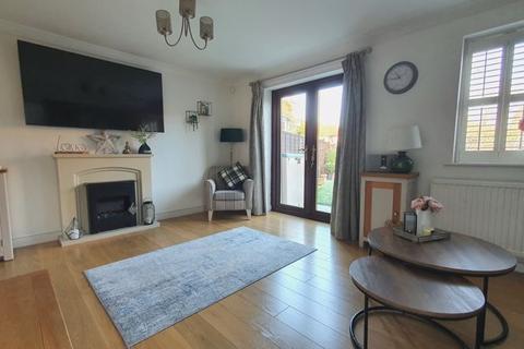 8 Barn Close, Abbeydale, Gloucester, GL4 5JT