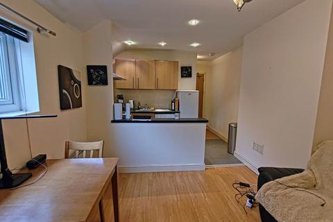 1 bedroom flat to rent, Claude Road, ,