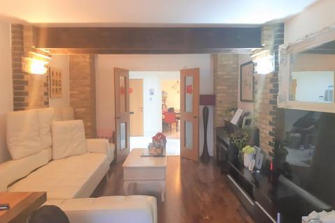 2 bedroom flat to rent, Millennium Drive, Isle of Dogs, Docklands, London, E14 3GH