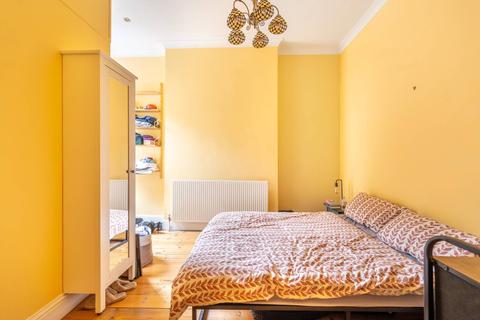 2 bedroom flat to rent - Park Avenue, Willesden Green, London, NW2