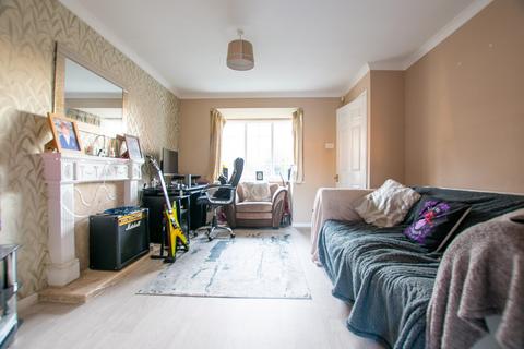 3 bedroom semi-detached house for sale - Flamborough Close, Woodston, Peterborough, PE2