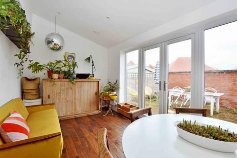 2 Asquith Road, Cheltenham, GL53 7EL