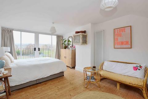 2 Asquith Road, Cheltenham, GL53 7EL