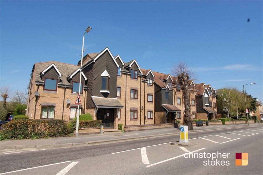Percival Court, Windmill Lane... 2 bed flat £1,200 pcm (£277 pw)