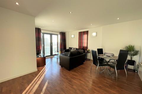 2 bedroom apartment to rent - South Quay, Swansea, SA1