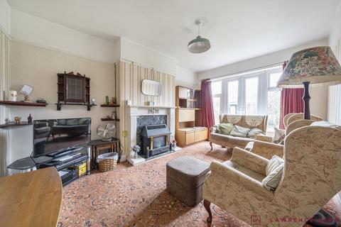 4 bedroom end of terrace house for sale - Victoria Road, Ruislip Manor, Middx, HA4