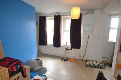 2 bedroom flat to rent, N4, HARRINGAY - 2 BEDROOM FLAT