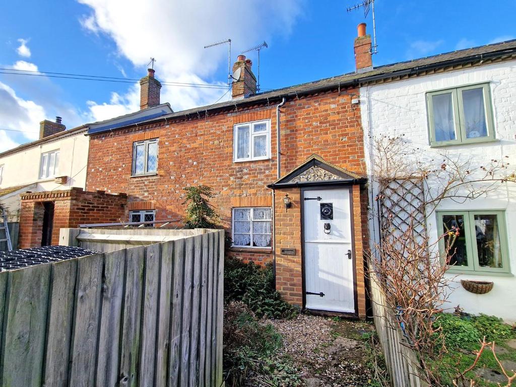 Main Street, Twyford, Buckingham 1 bed cottage £164,000