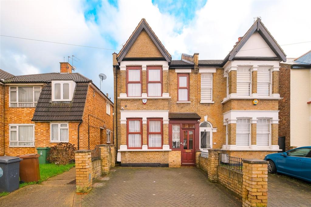 Chingford Avenue, Chingford 4 bed semidetached house £650,000
