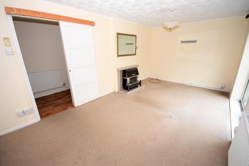 Mulberry Avenue, West Cross, Swansea 2 bed semidetached house £190,000