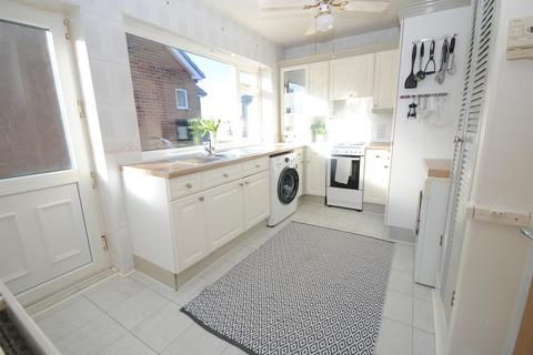 2 bedroom detached bungalow for sale - Elmwood Avenue, Barwick In Elmet, Leeds