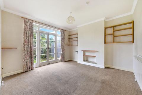 25 Richlands Avenue, Epsom, KT17 2JW