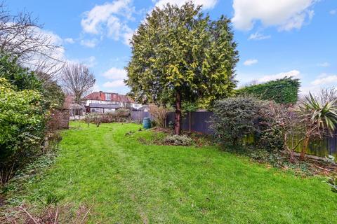 25 Richlands Avenue, Epsom, KT17 2JW