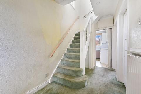 25 Richlands Avenue, Epsom, KT17 2JW