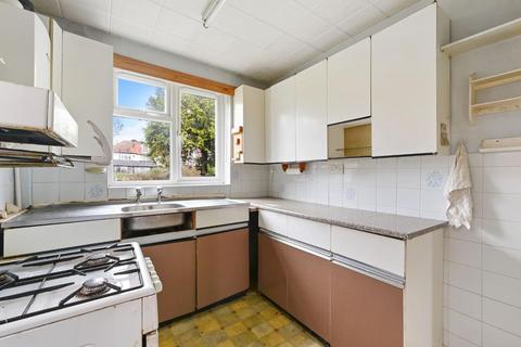 25 Richlands Avenue, Epsom, KT17 2JW