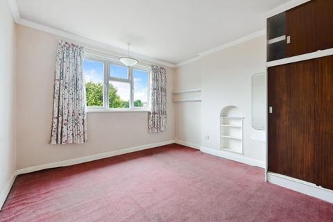 25 Richlands Avenue, Epsom, KT17 2JW