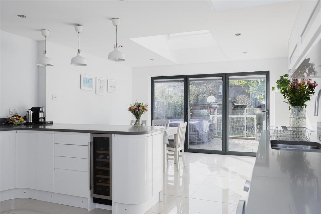 Chartfield Road, Reigate 4 bed house for sale £850,000