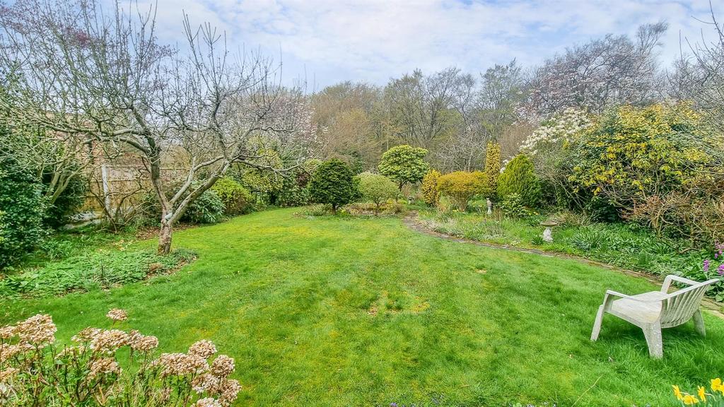 Fir Tree Lane, Little Baddow 2 bed detached bungalow £750,000