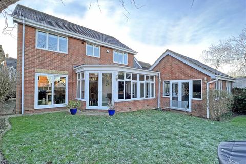 2 Jay Close, Braintree, CM77 7GJ