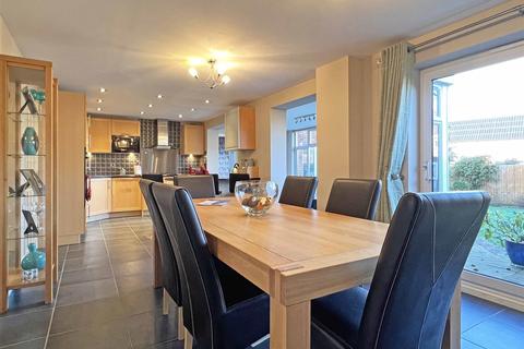 2 Jay Close, Braintree, CM77 7GJ