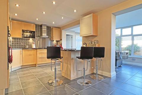 2 Jay Close, Braintree, CM77 7GJ