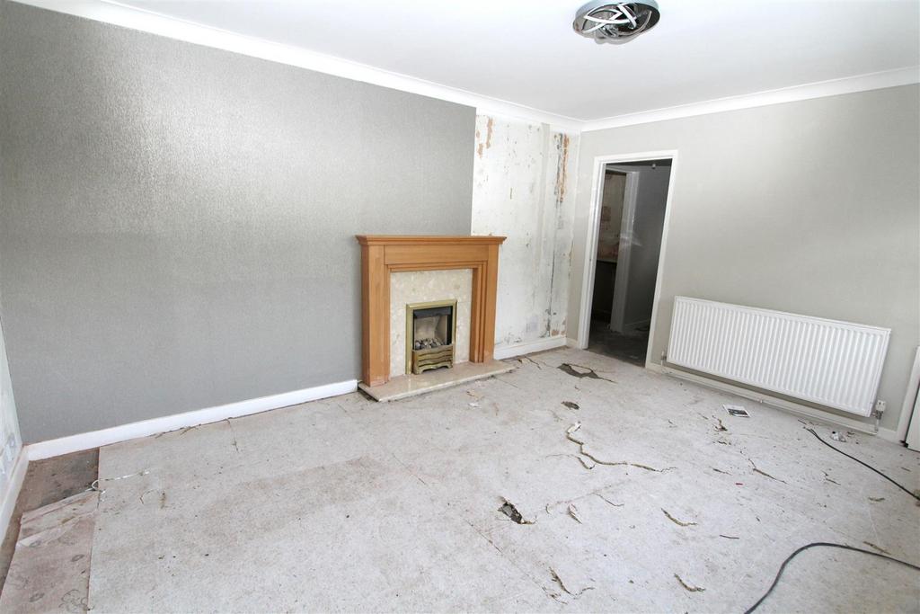 Cherry Tree Avenue, Lymm 3 bed semidetached house £275,000