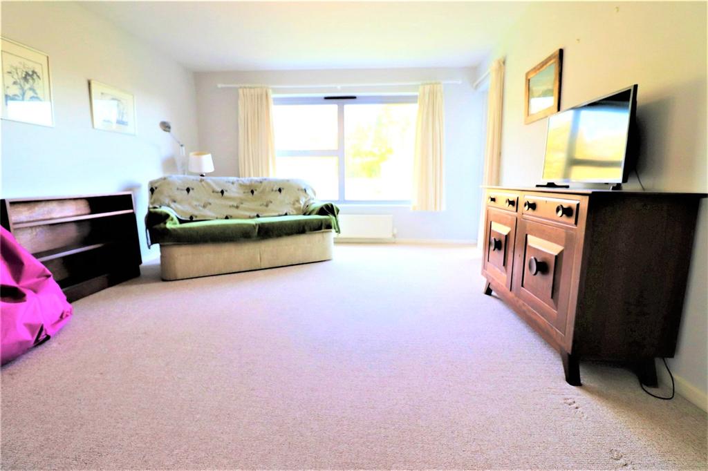 Hockley Court, Weston Park West, Upper Weston, Bath, BA1 2 bed