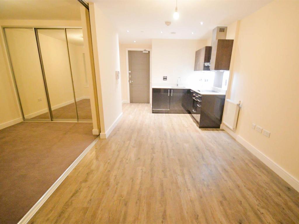 Victory Pier, Gillingham Studio £900 pcm (£208 pw)