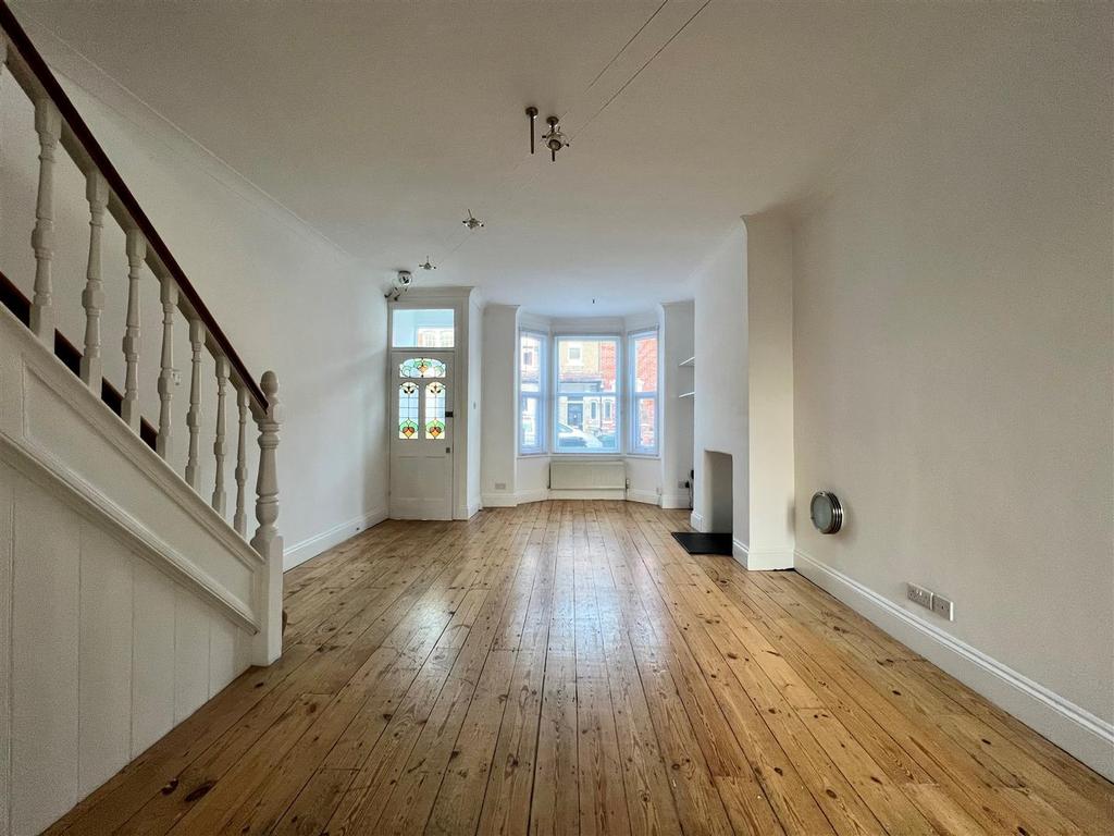 Tredegar Road, Southsea 3 bed house £1,200 pcm (£277 pw)