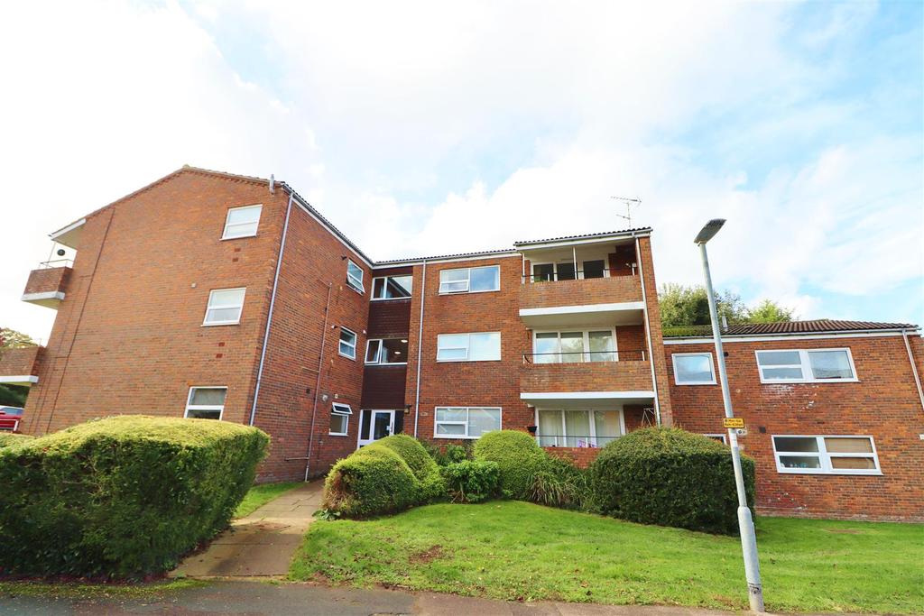 Coningsby Court, Radlett 2 bed apartment £350,000