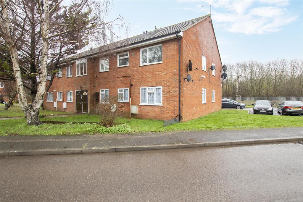 Landau Way, Broxbourne 1 bed flat £1,150 pcm (£265 pw)