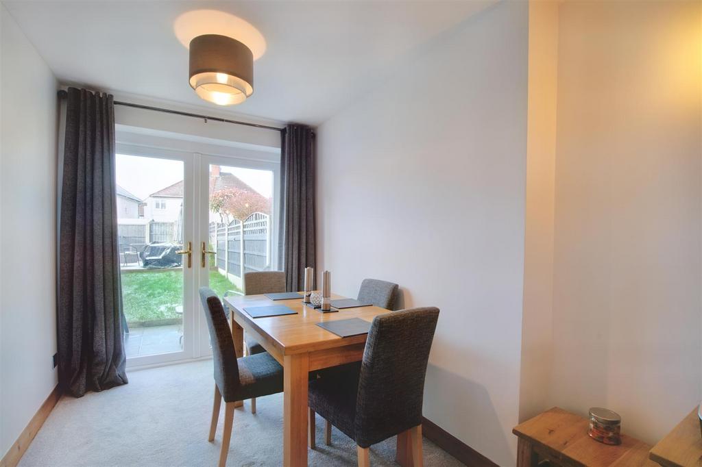 Lounge/Dining Room