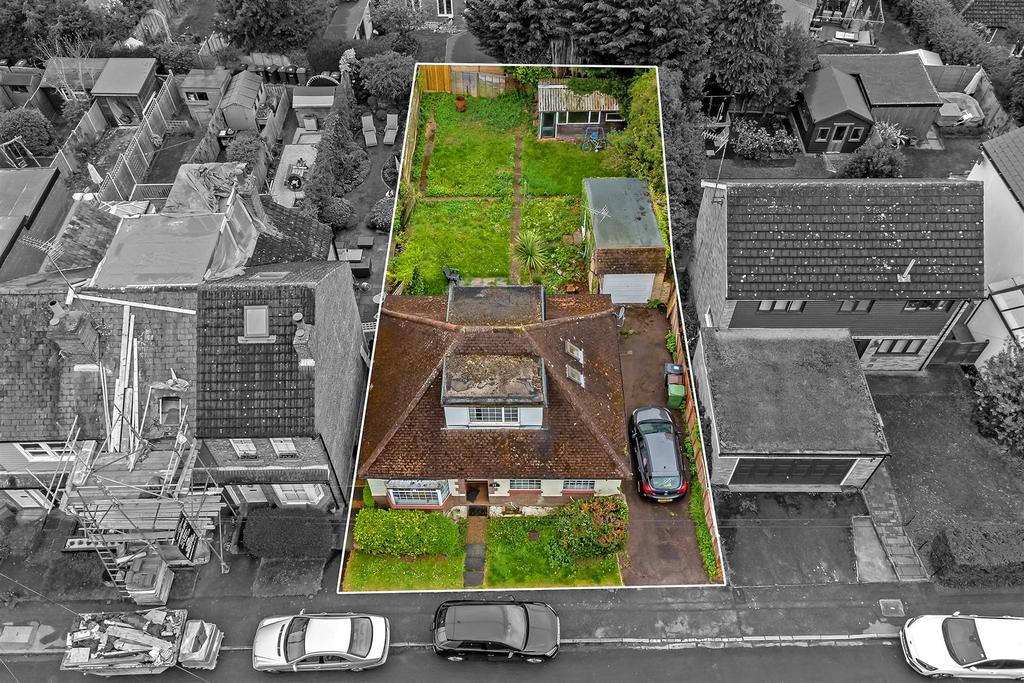 Batford Road, Harpenden 3 bed detached house £545,000