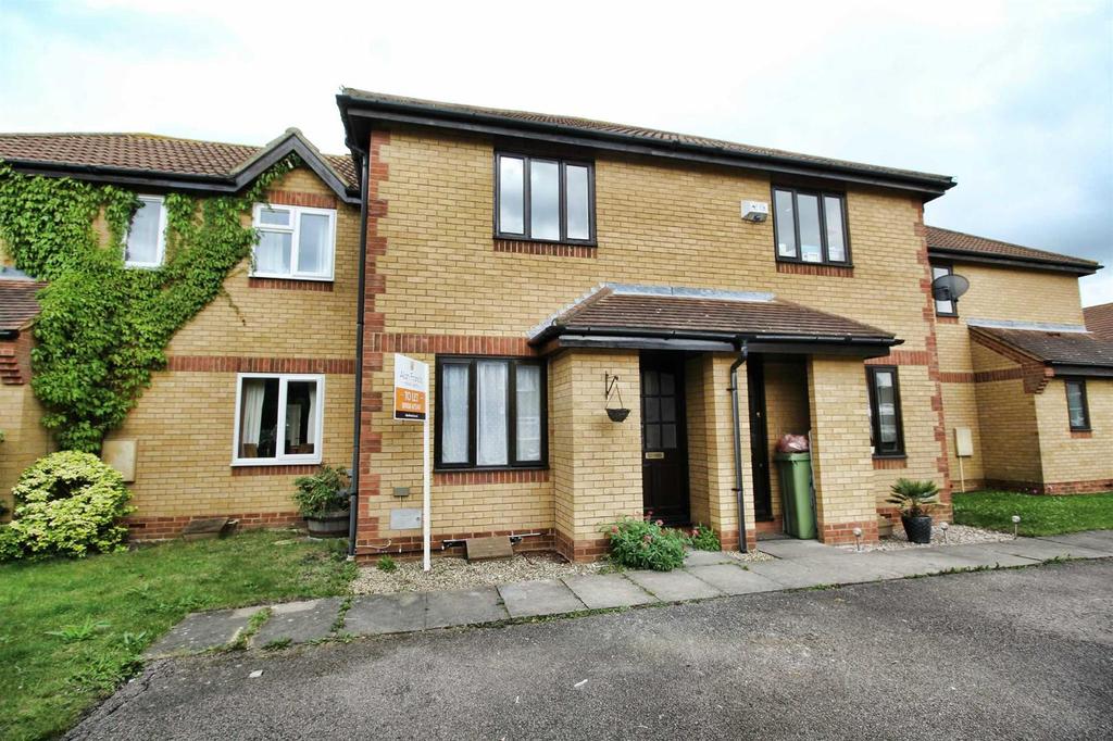 Wymondham, Monkston, Milton Keynes 2 bed terraced house £1,195 pcm (£