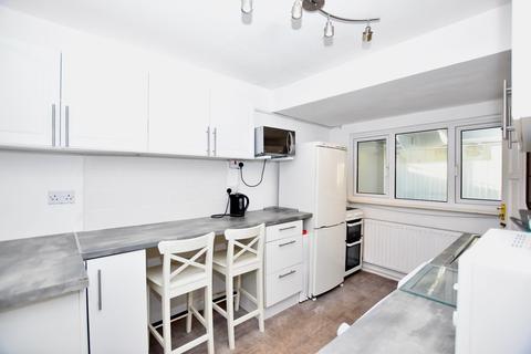 33 Buckingham Rise, Coventry, CV5 9HF
