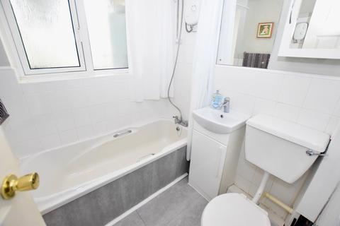 33 Buckingham Rise, Coventry, CV5 9HF