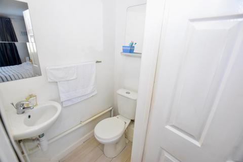 33 Buckingham Rise, Coventry, CV5 9HF