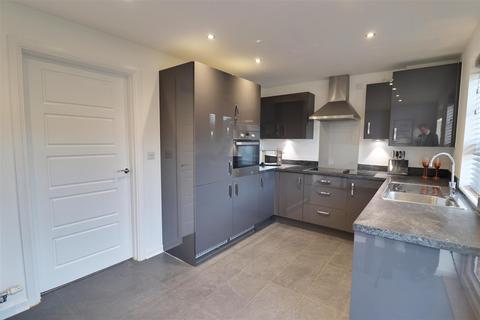 35 Petfield Drive, Anlaby, Hull, HU10 7ES