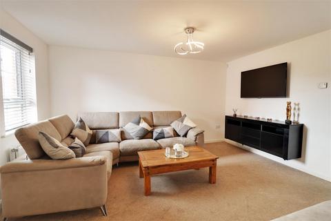 35 Petfield Drive, Anlaby, Hull, HU10 7ES