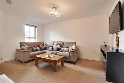 35 Petfield Drive, Anlaby, Hull, HU10 7ES