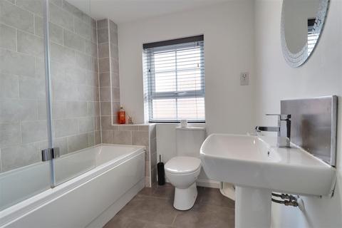 35 Petfield Drive, Anlaby, Hull, HU10 7ES