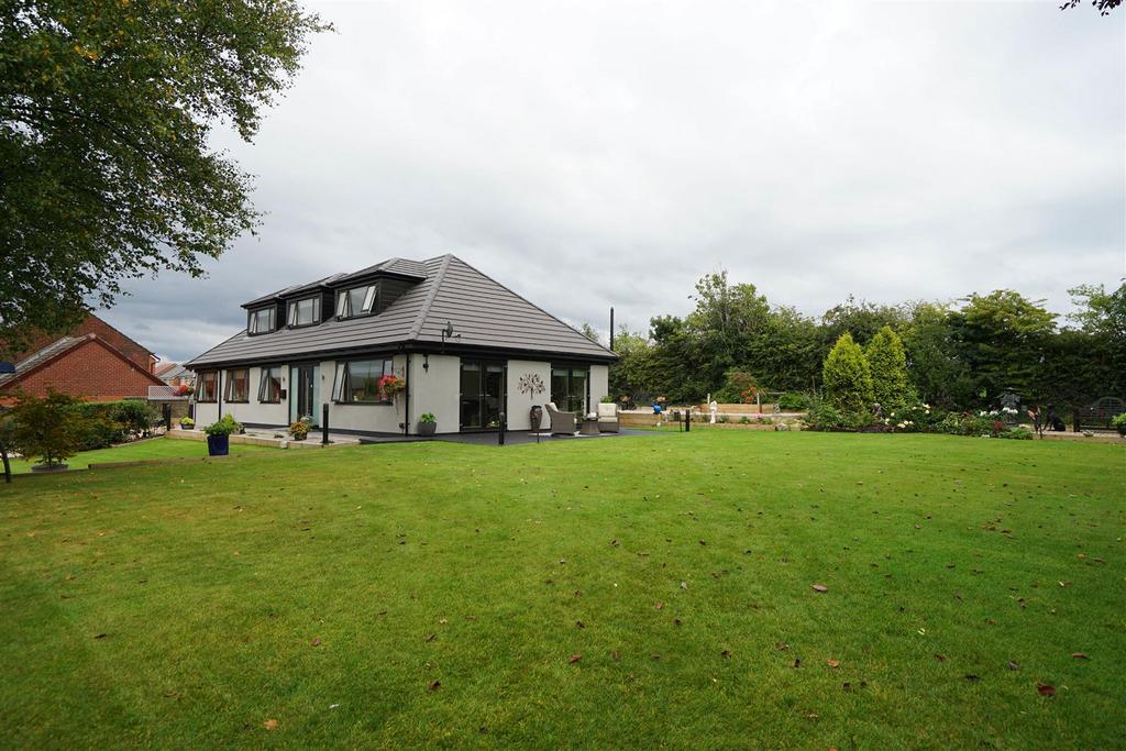 Little Scotland, Blackrod, Bolton 3 bed detached house £800,000