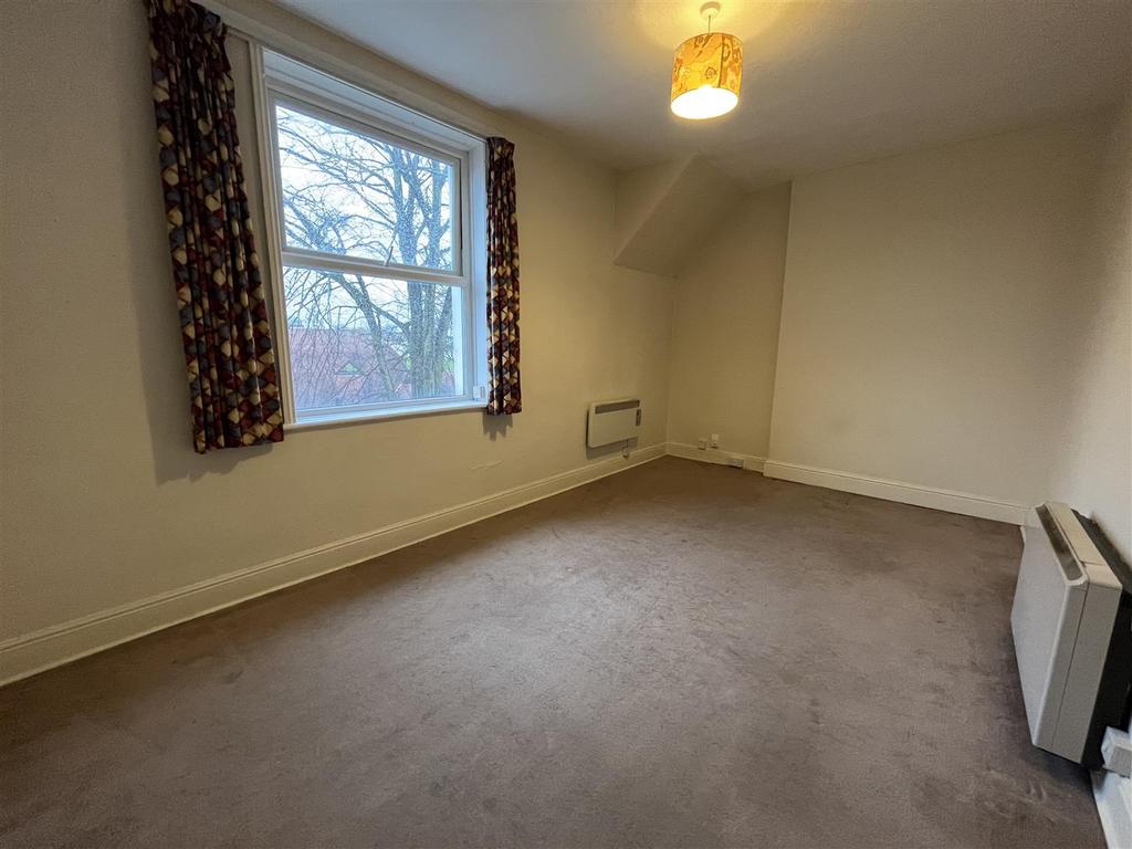 Fox Road, West Bridgford, Nottingham 1 bed flat £550 pcm (£127 pw)