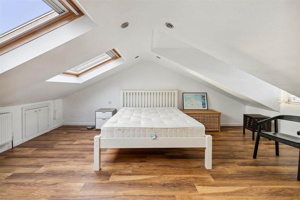49 D Gresham Road-9.jpg